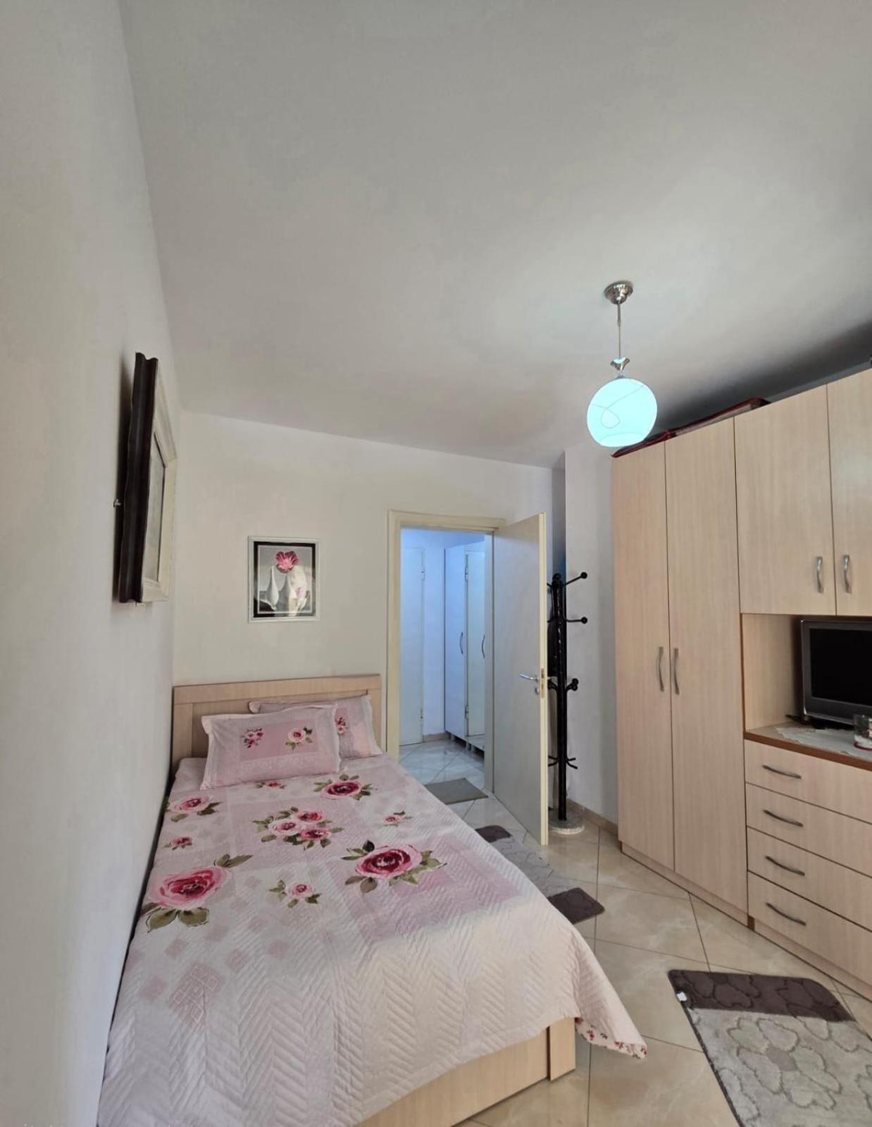 Appartement Holiday Home Durres Durrës